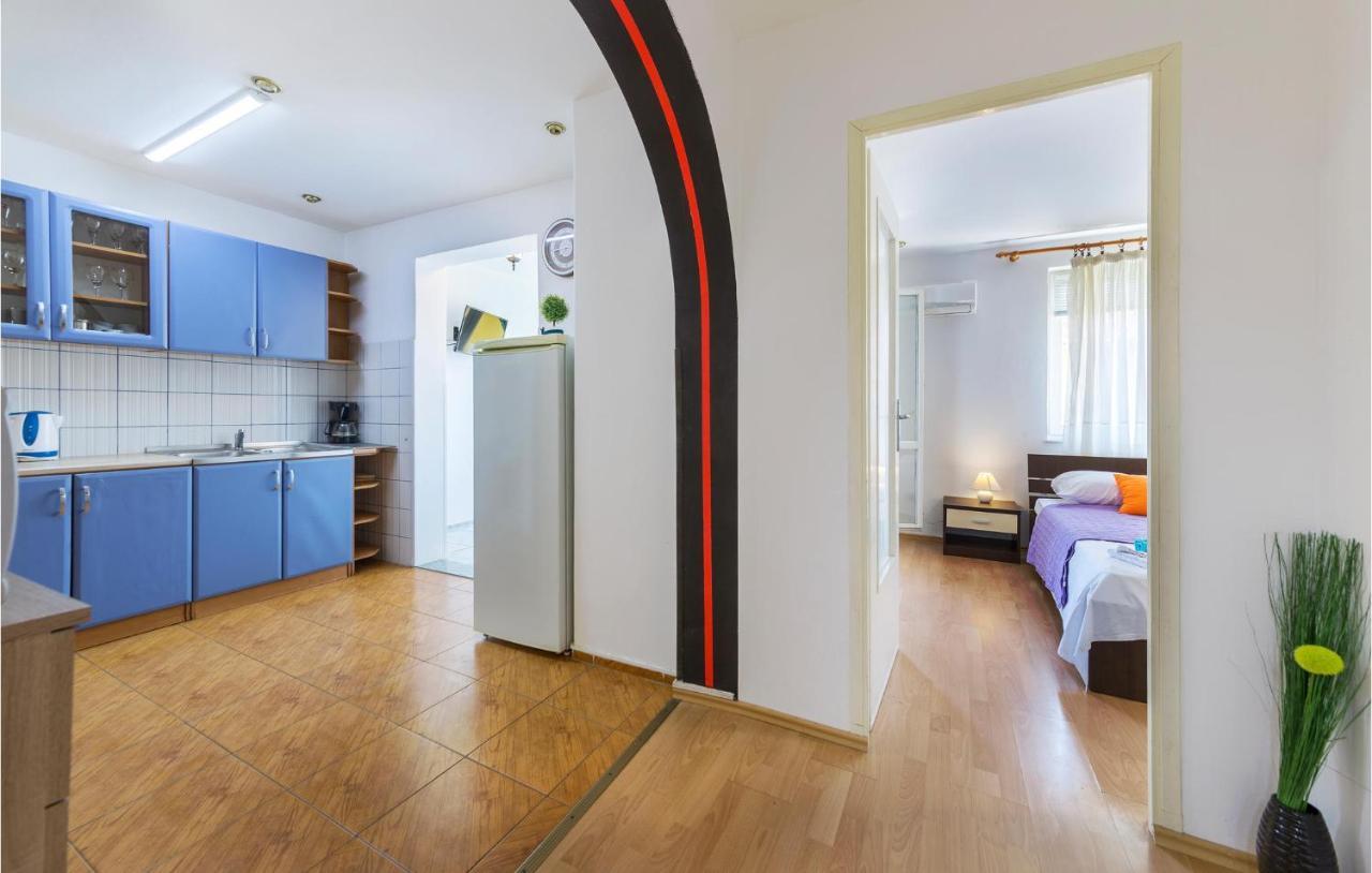 Nice Apartment In Pula With Kitchen Екстериор снимка