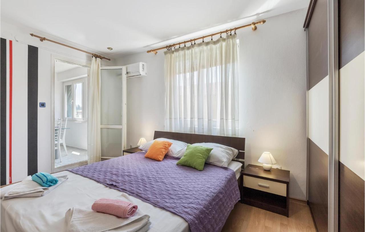 Nice Apartment In Pula With Kitchen Екстериор снимка