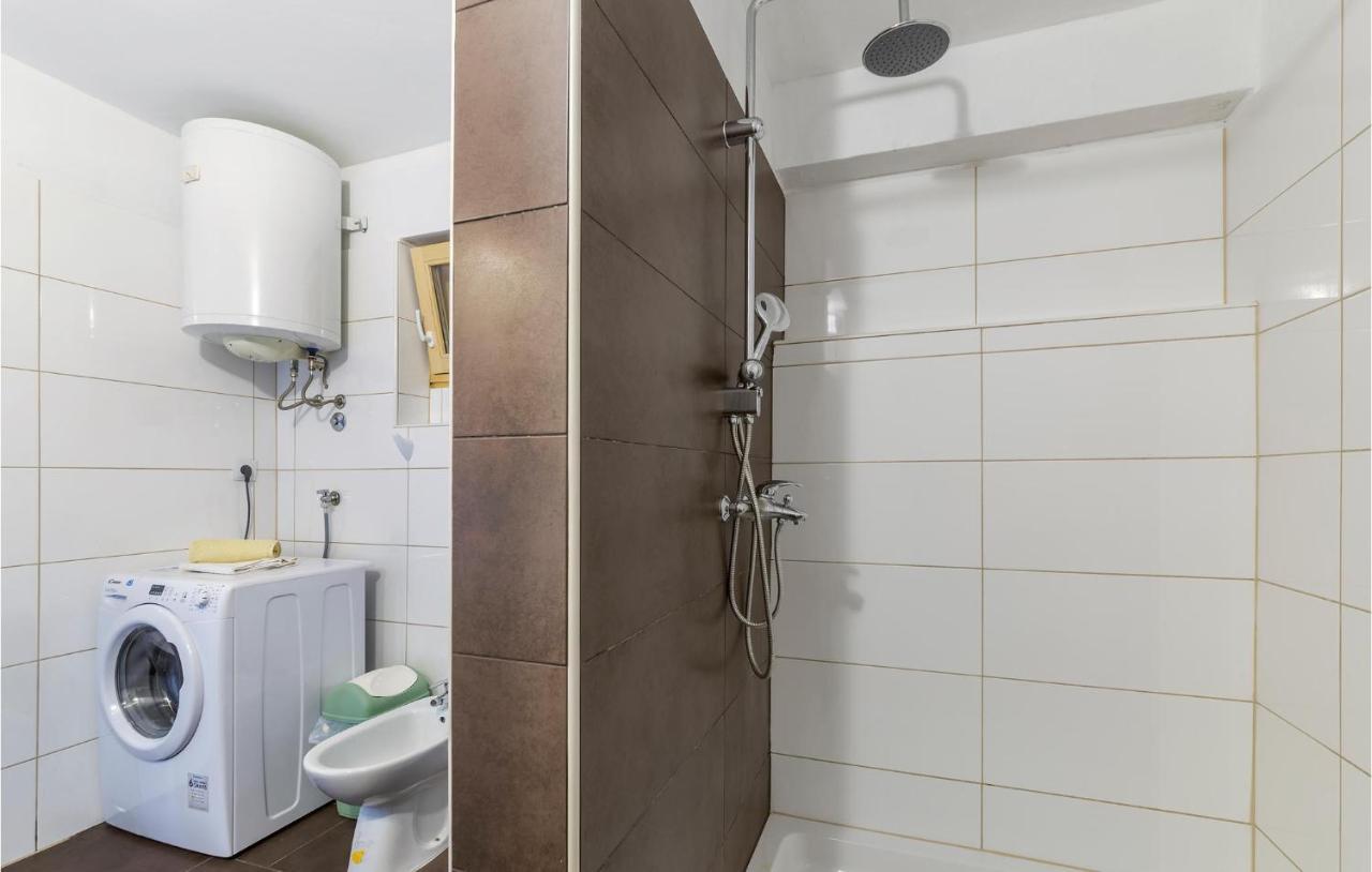Nice Apartment In Pula With Kitchen Екстериор снимка